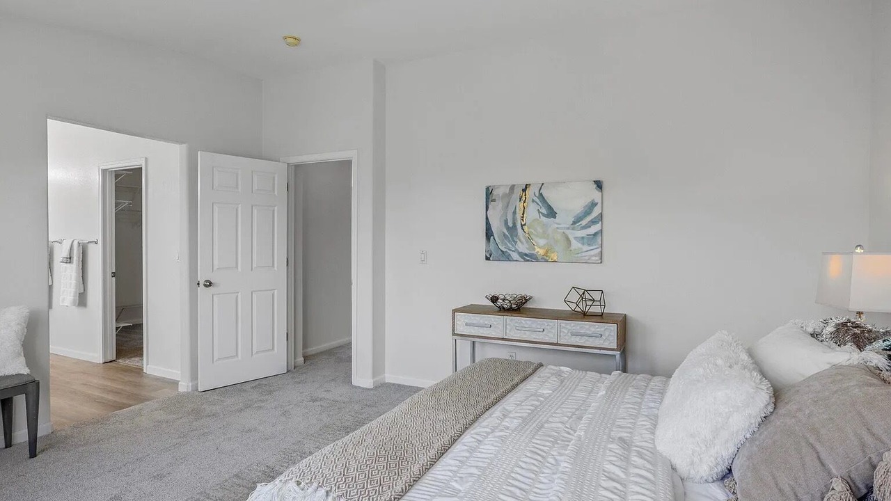 Photo of Bedroom in Tennyson - Alquire