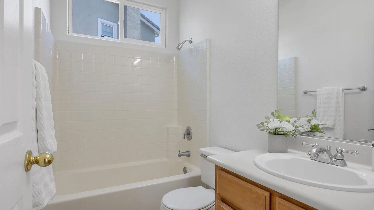 Photo of Bathroom in Tennyson - Alquire
