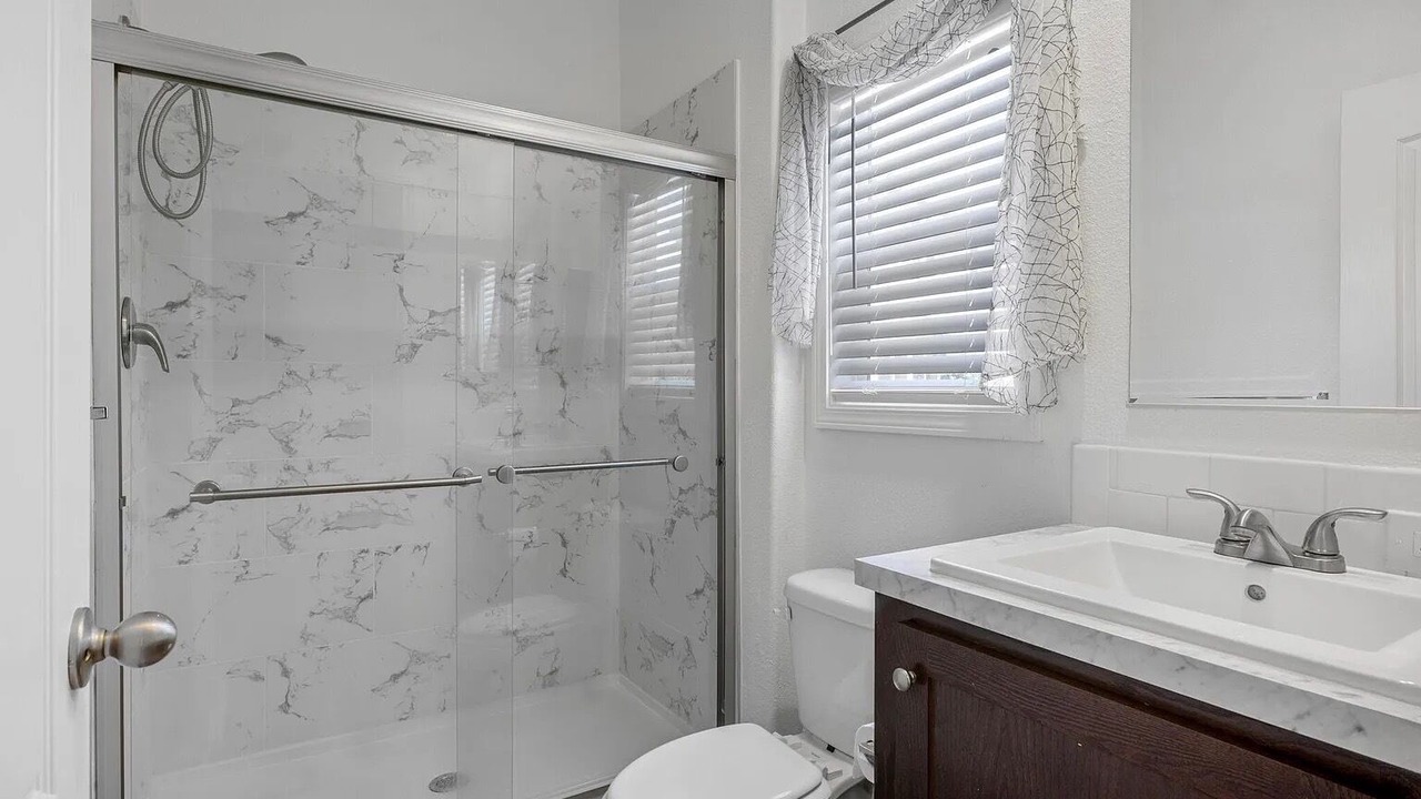 Photo of Bathroom in Tennyson - Alquire