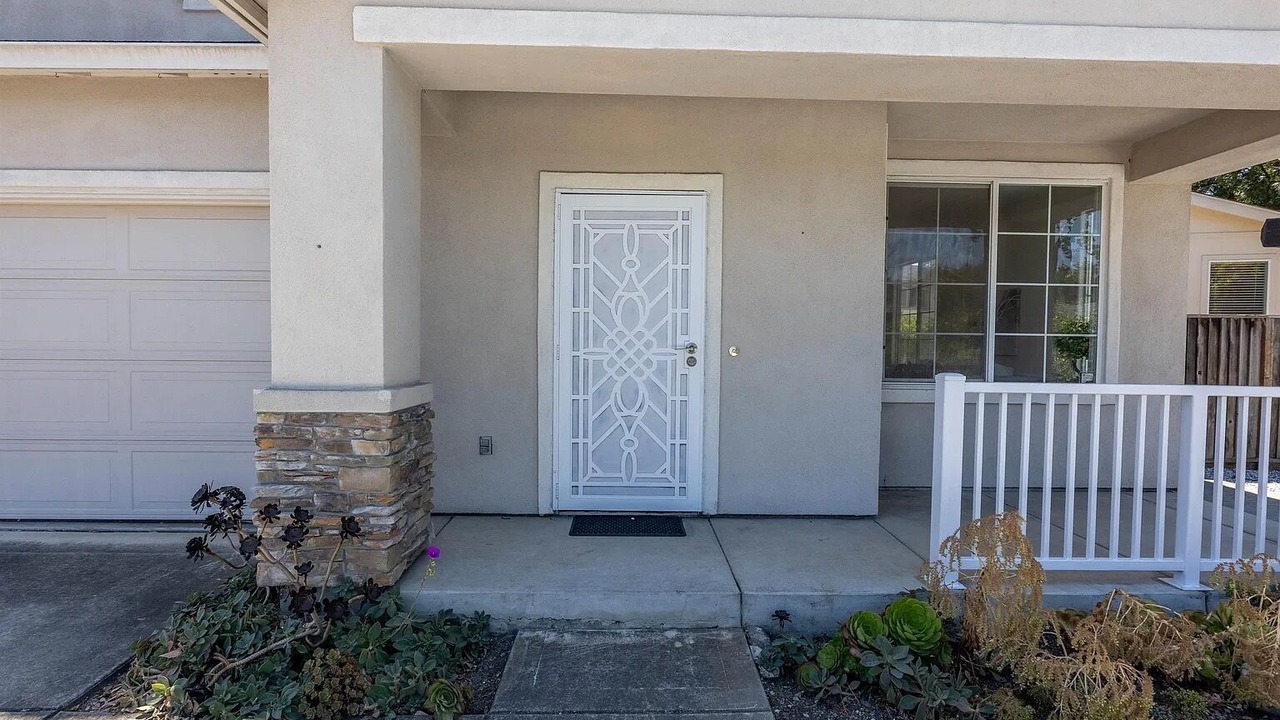 Photo of Outdoor in Tennyson - Alquire