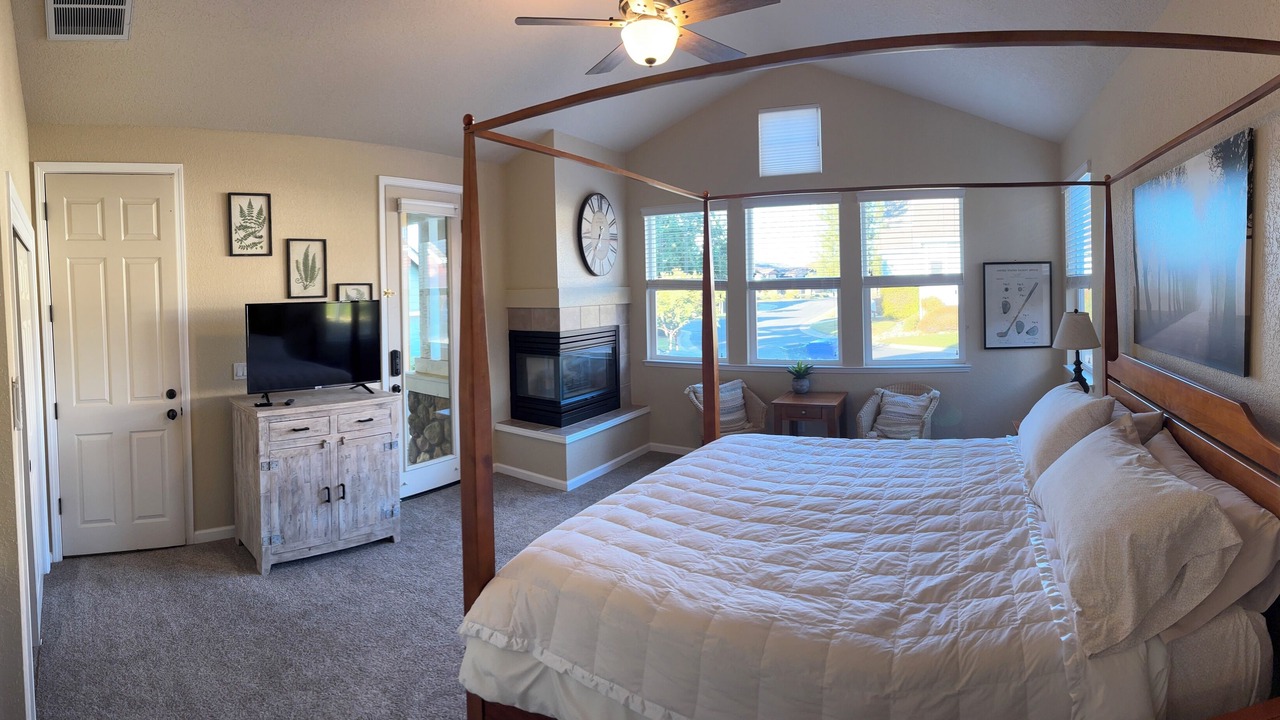 Photo of Bedroom in Angels Camp