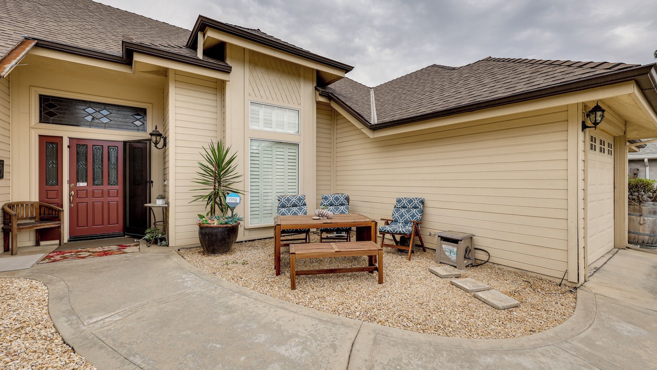 Photo of Outdoor in Raisin