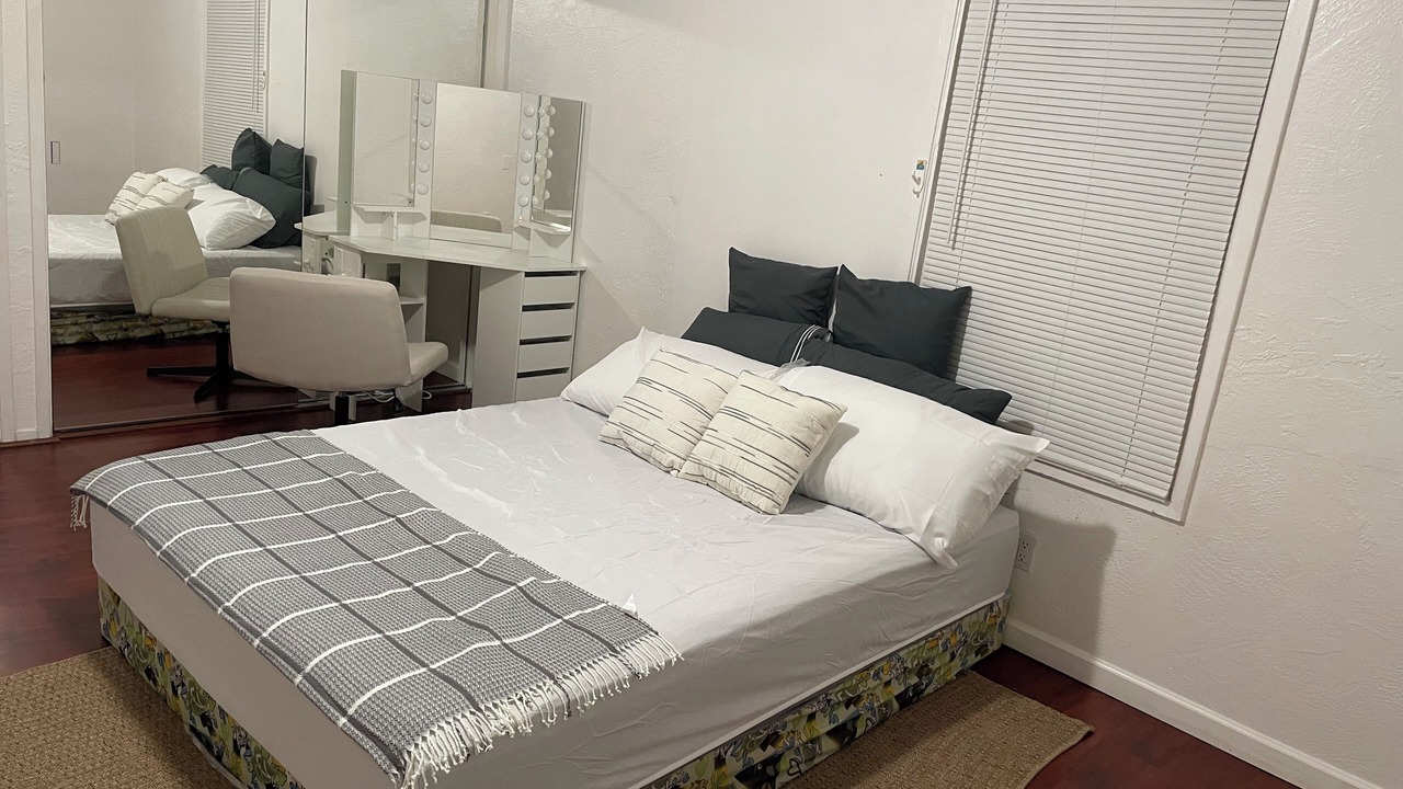 Photo of Bedroom in Oakland