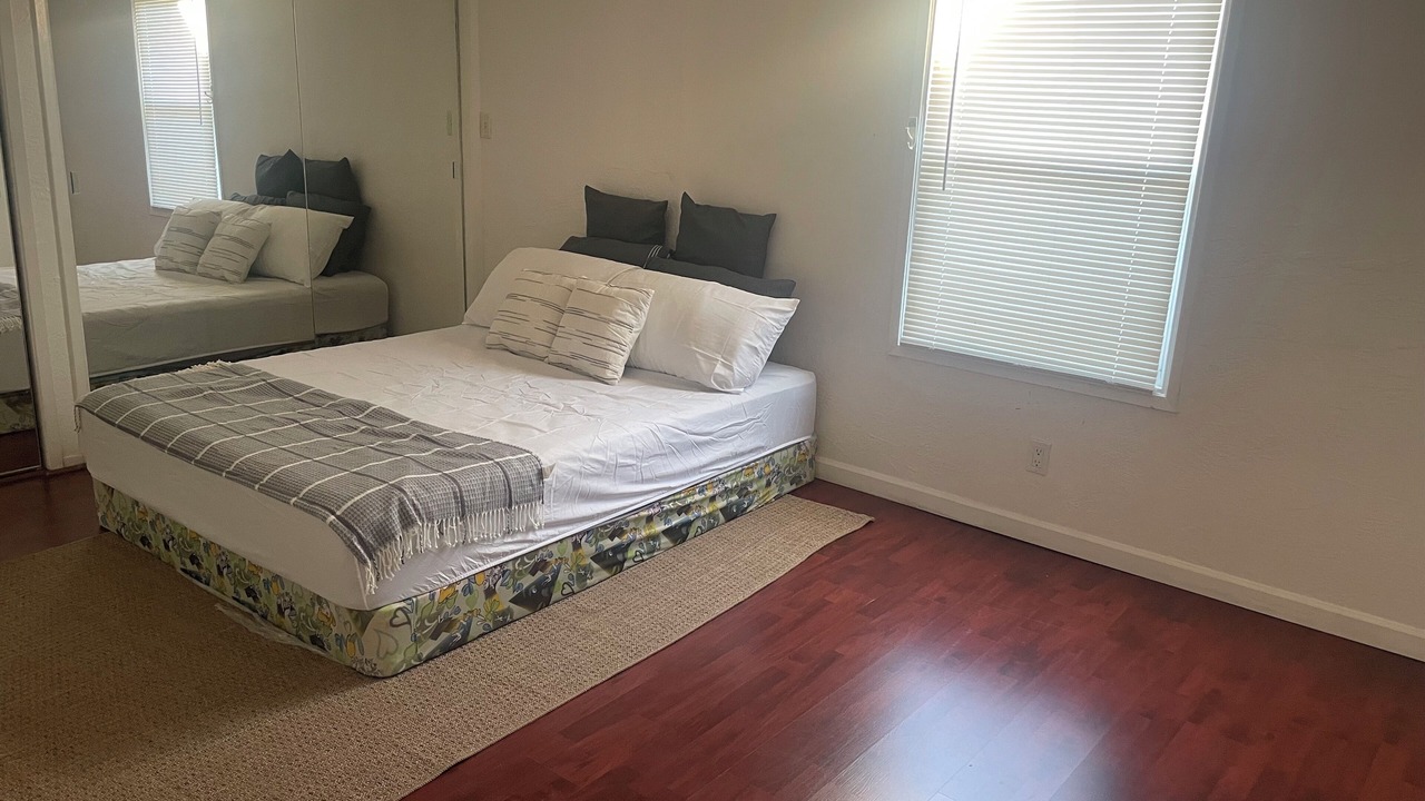 Photo of Bedroom in Oakland
