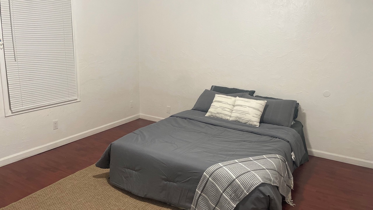 Photo of Bedroom in Oakland