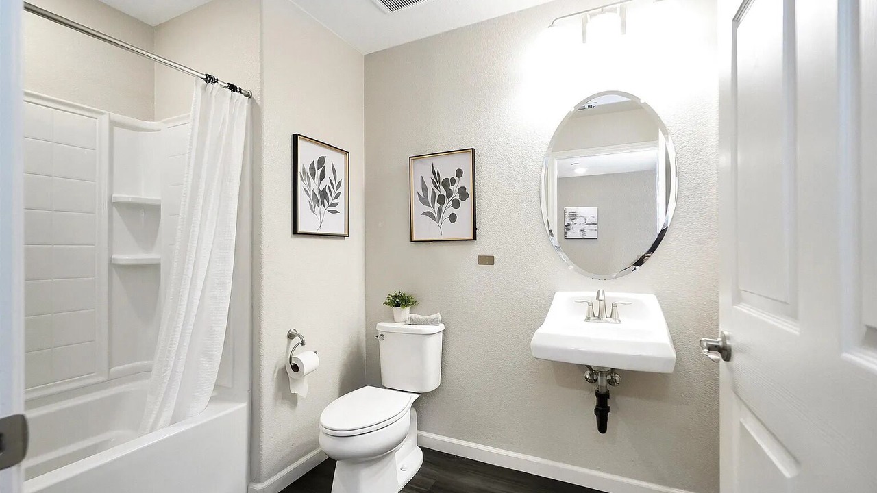 Photo of Bathroom in Mission - Garin
