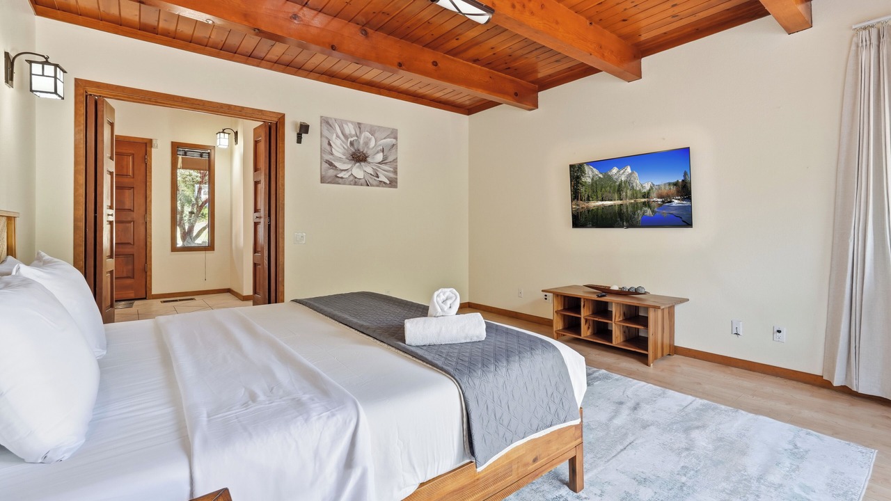 Photo of Bedroom in Yosemite Forks