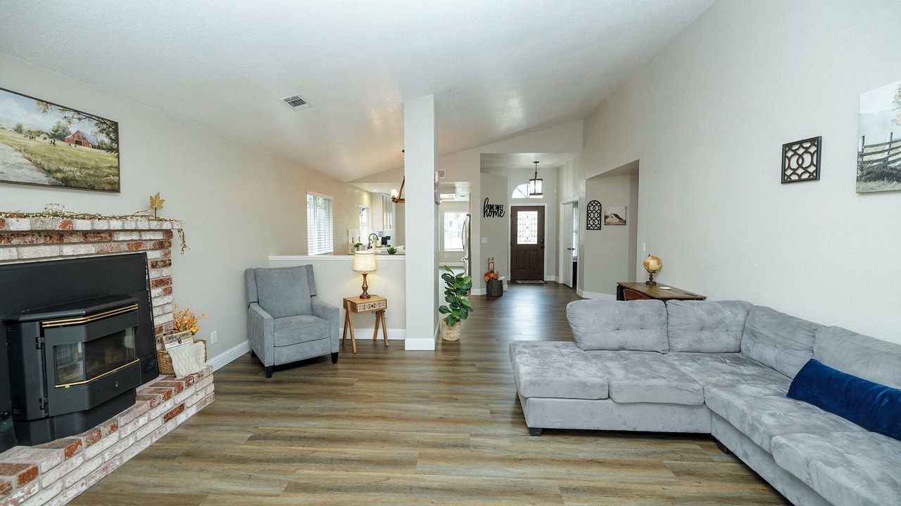 Photo of Livingroom in Turlock