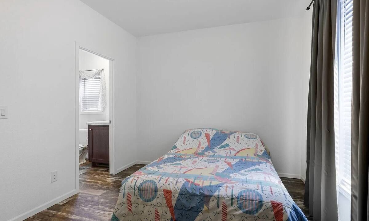 Photo of Bedroom in Tennyson - Alquire