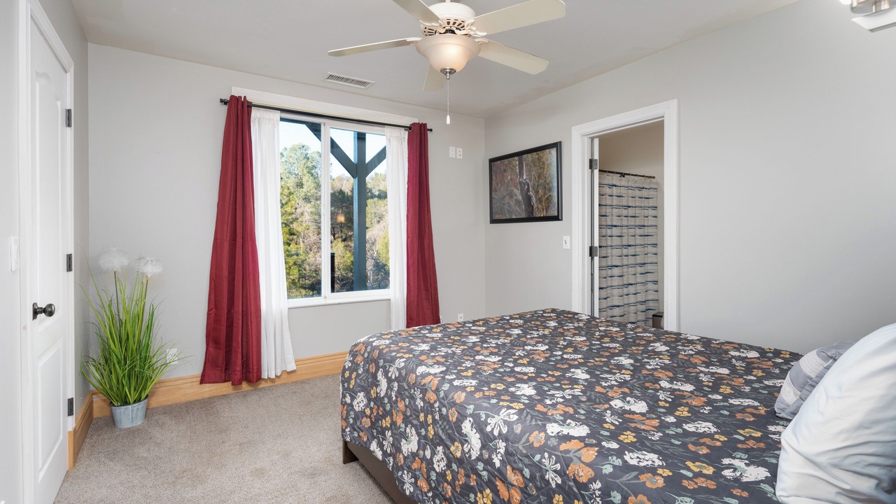 Photo of Bedroom in Coarsegold