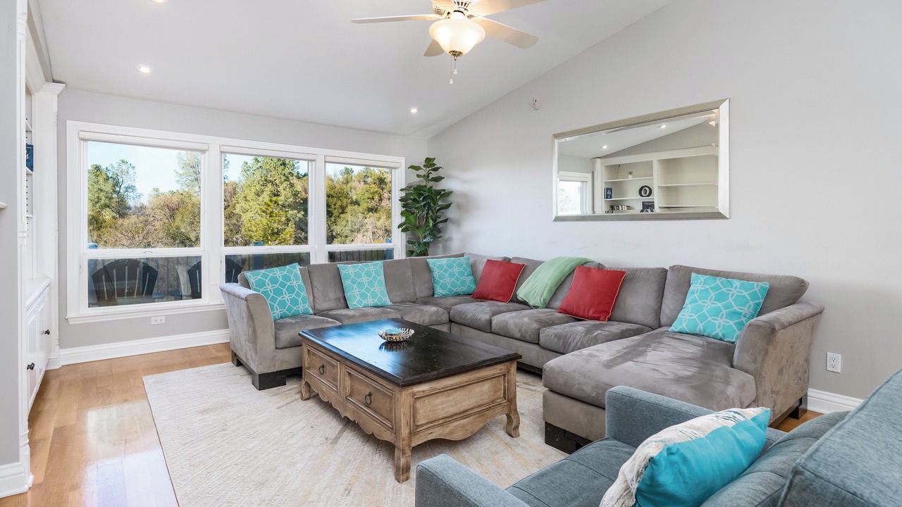 Photo of Livingroom in Coarsegold