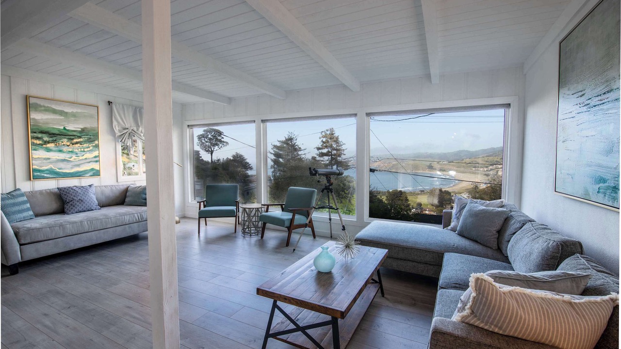 Photo of Livingroom in Pedro Point