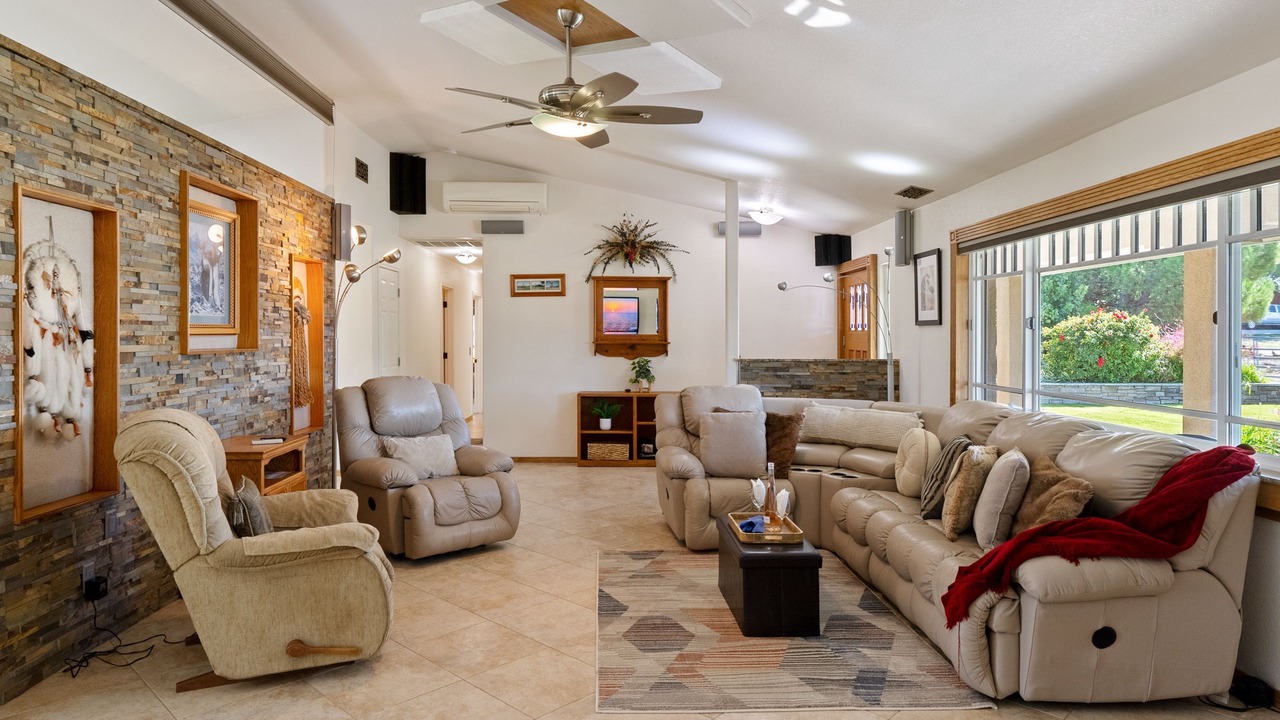 Photo of Livingroom in Paso Robles