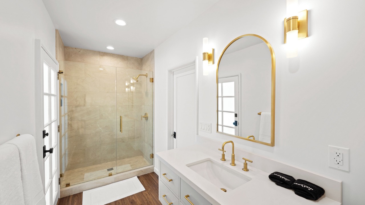 Photo of Bathroom in Hollywood Hills West