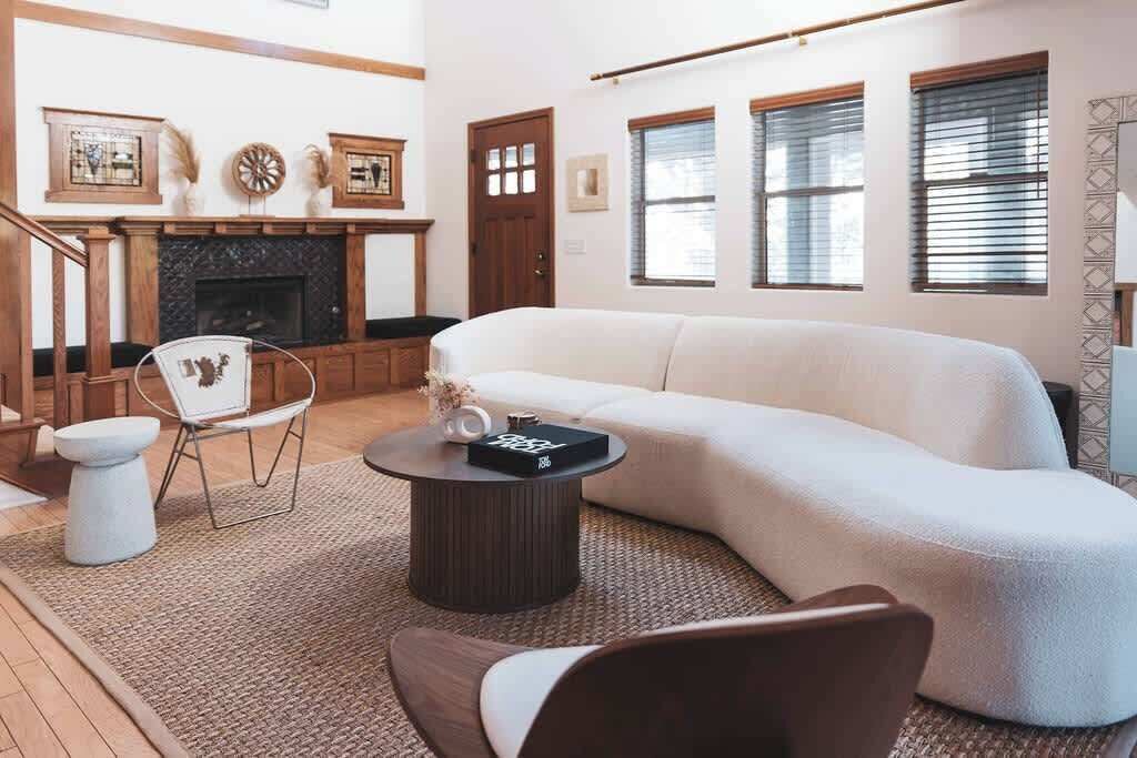 Photo of Livingroom in Cypress Park