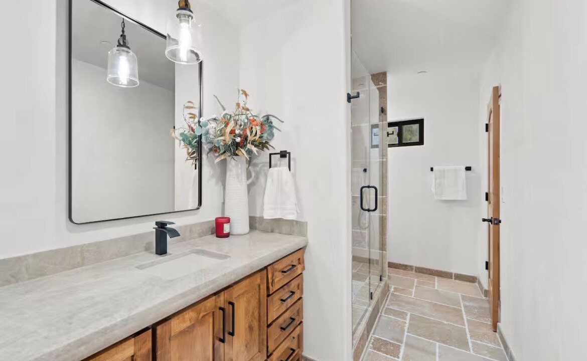 Photo of Bathroom in Salinas