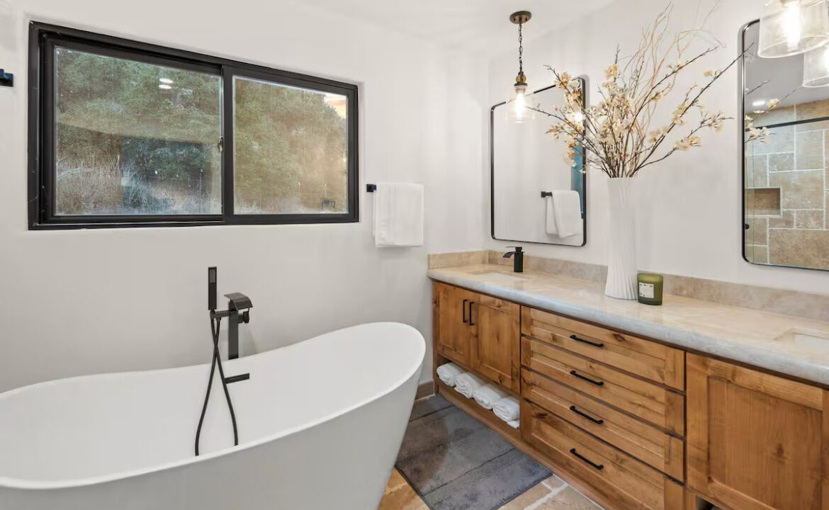 Photo of Bathroom in Salinas