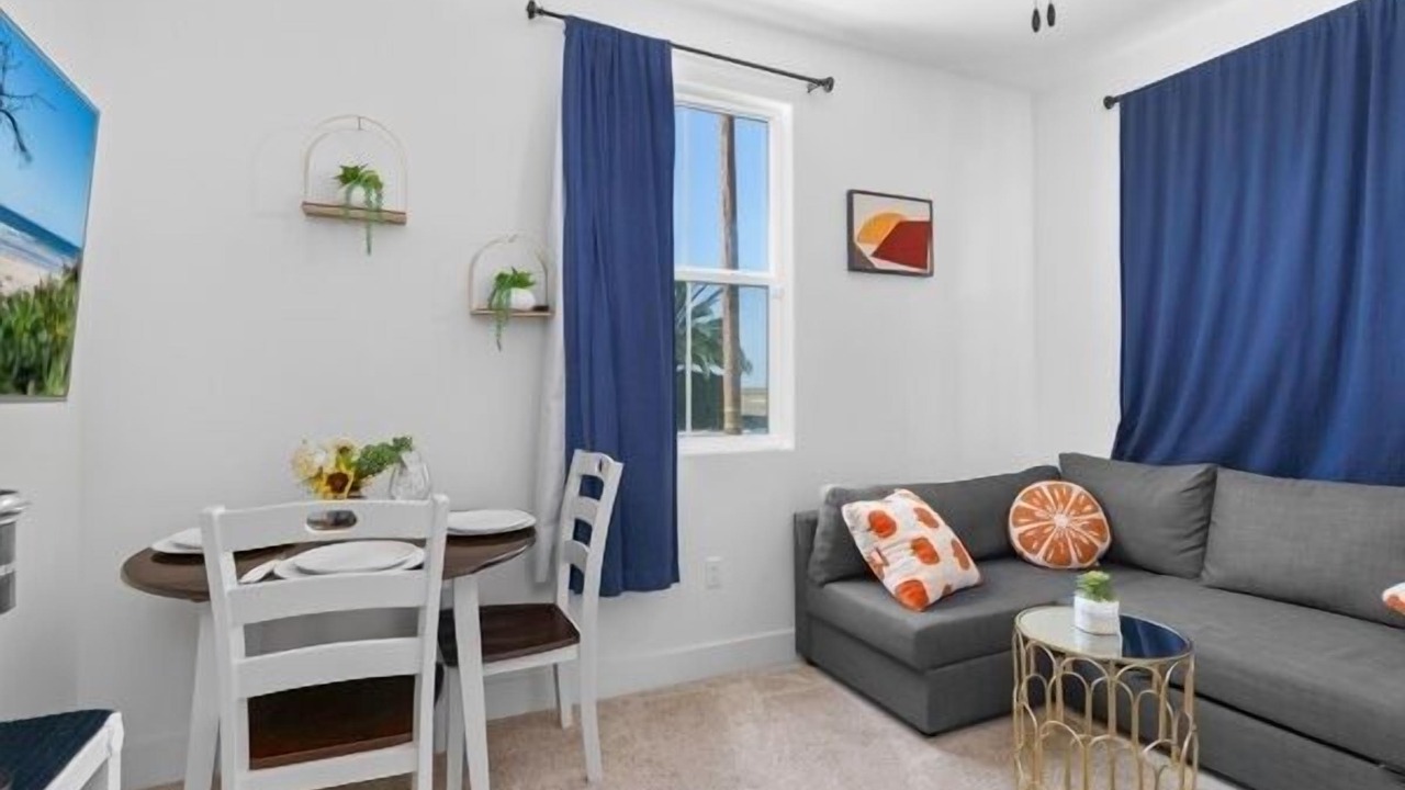 Photo of Livingroom in Rosedale