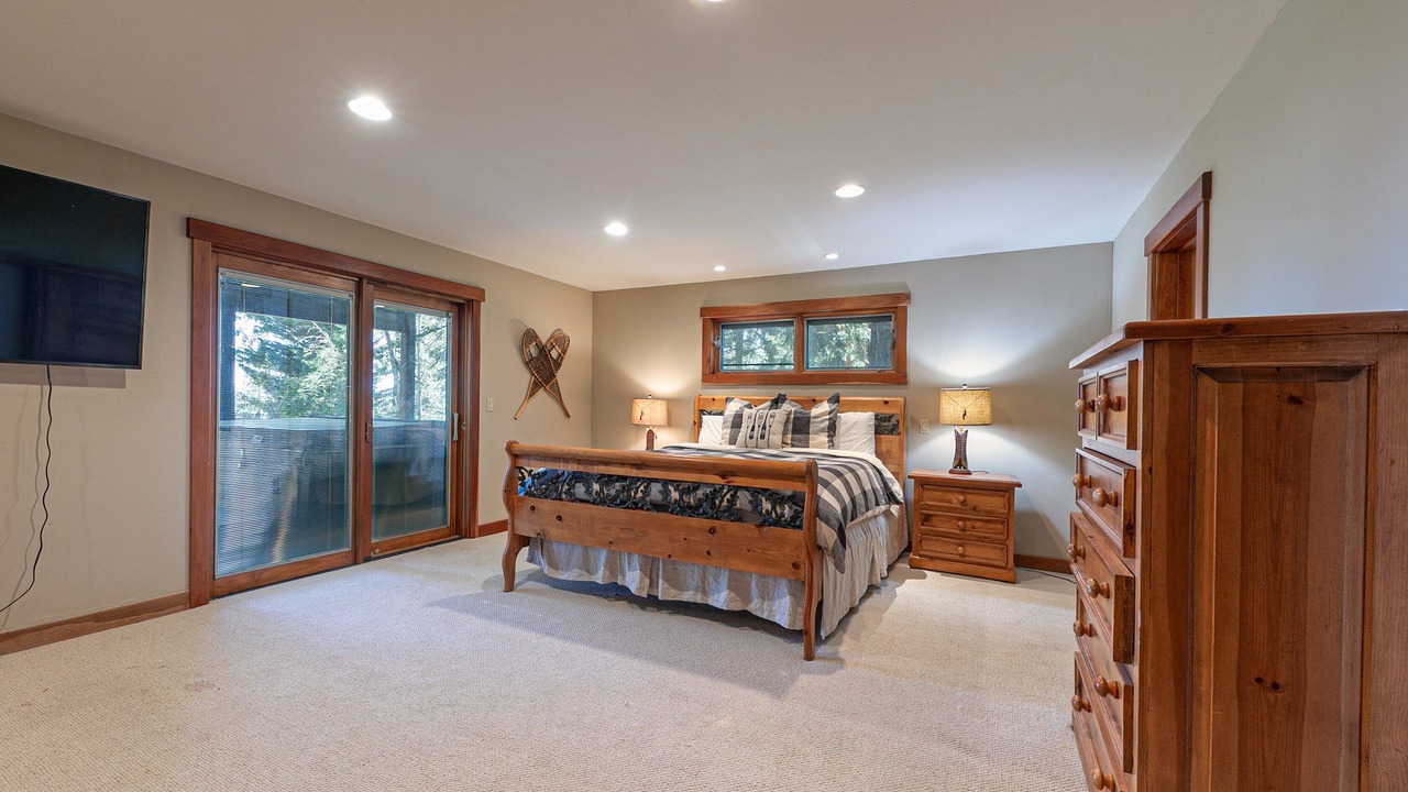 Photo of Bedroom in Lake Forest