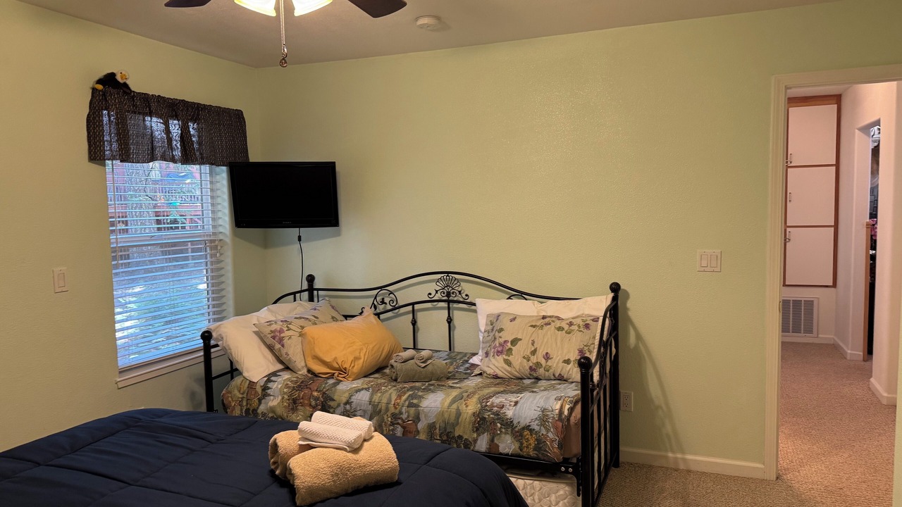 Photo of Bedroom in Cold Springs