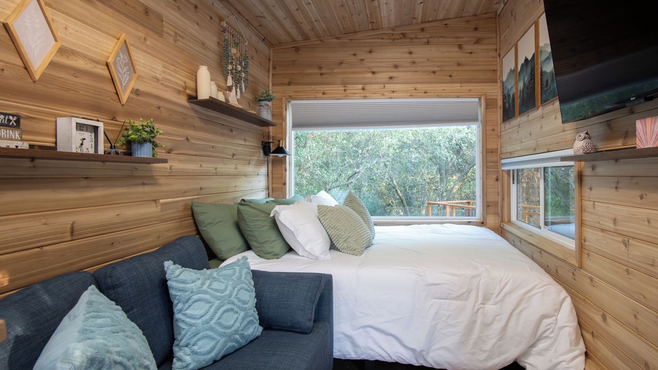 Photo of Bedroom in Springville