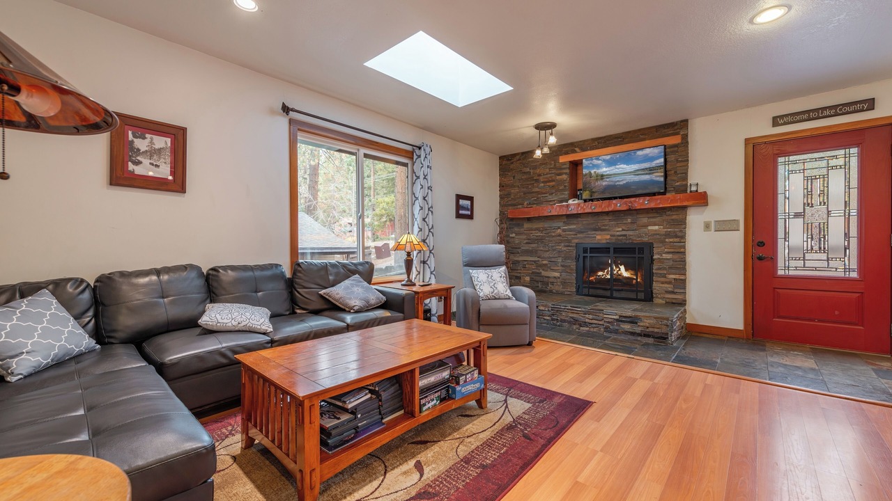 Photo of Livingroom in Brockway