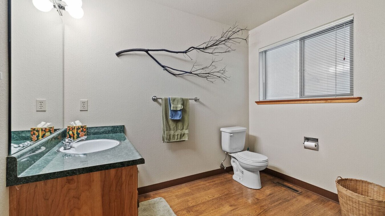 Photo of Bathroom in Strawberry