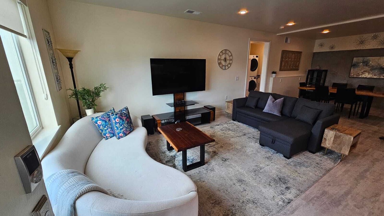 Photo of Livingroom in Cleveland Heights
