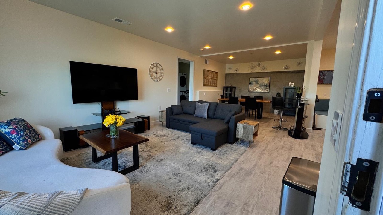 Photo of Livingroom in Cleveland Heights