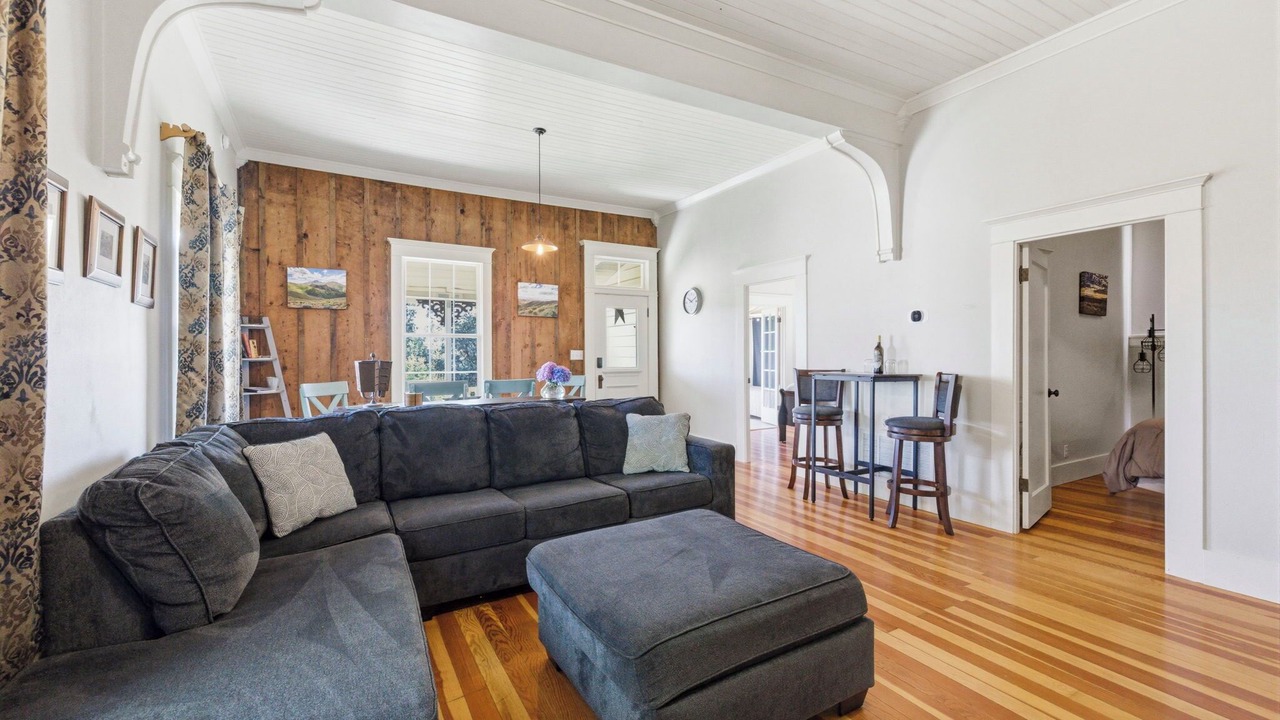 Photo of Livingroom in Angels Camp