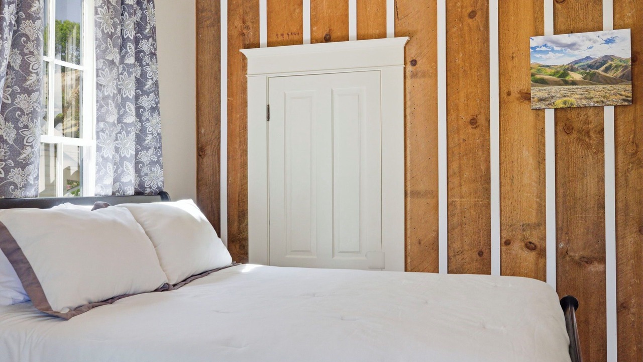 Photo of Bedroom in Angels Camp