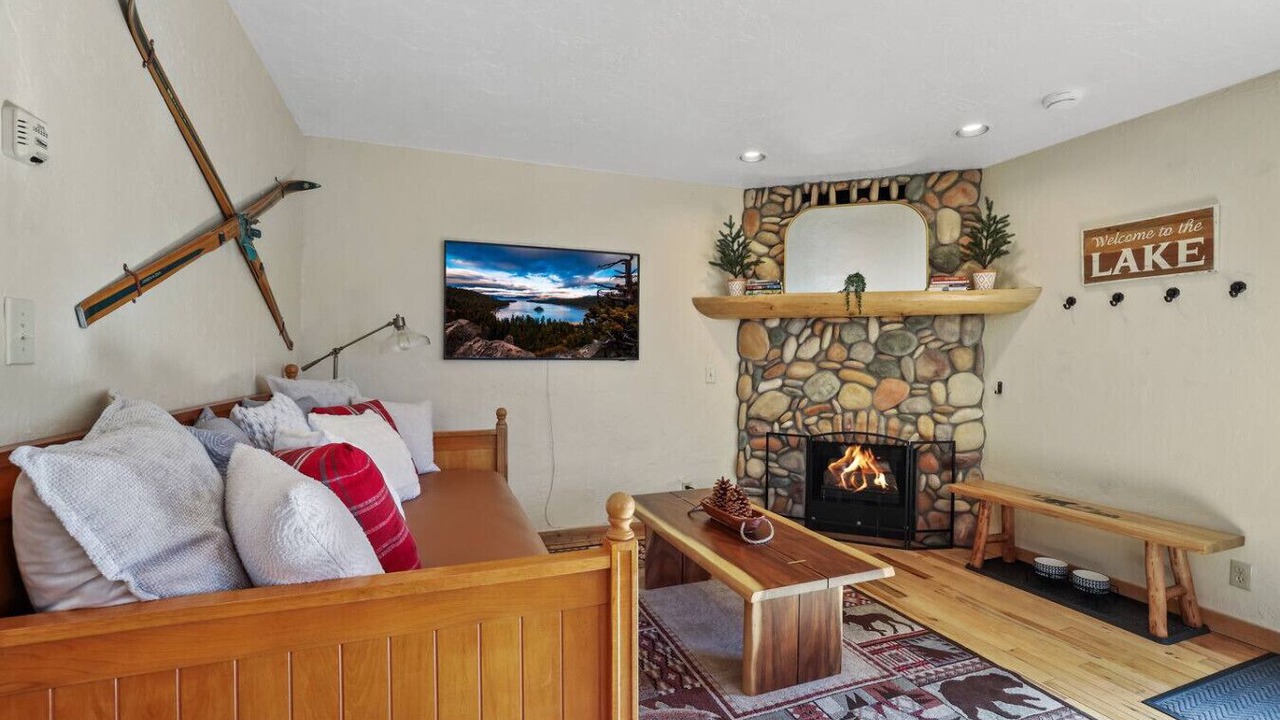 Photo of Livingroom in Tahoe Village