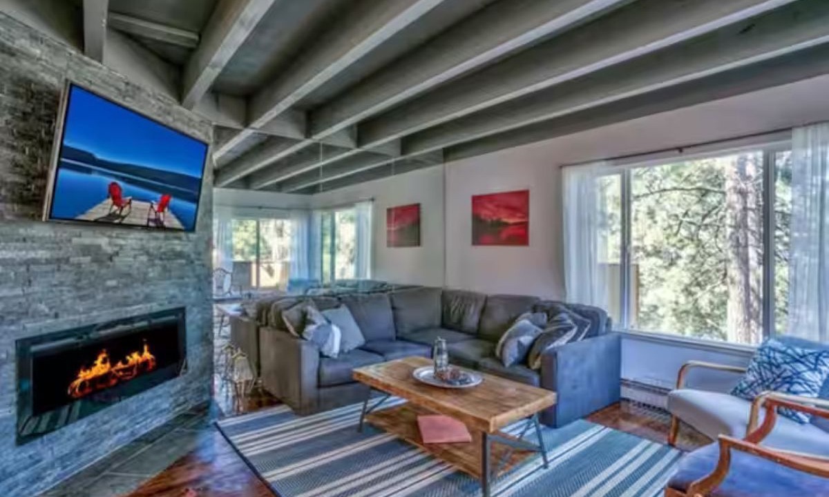 Photo of Livingroom in Zephyr Cove