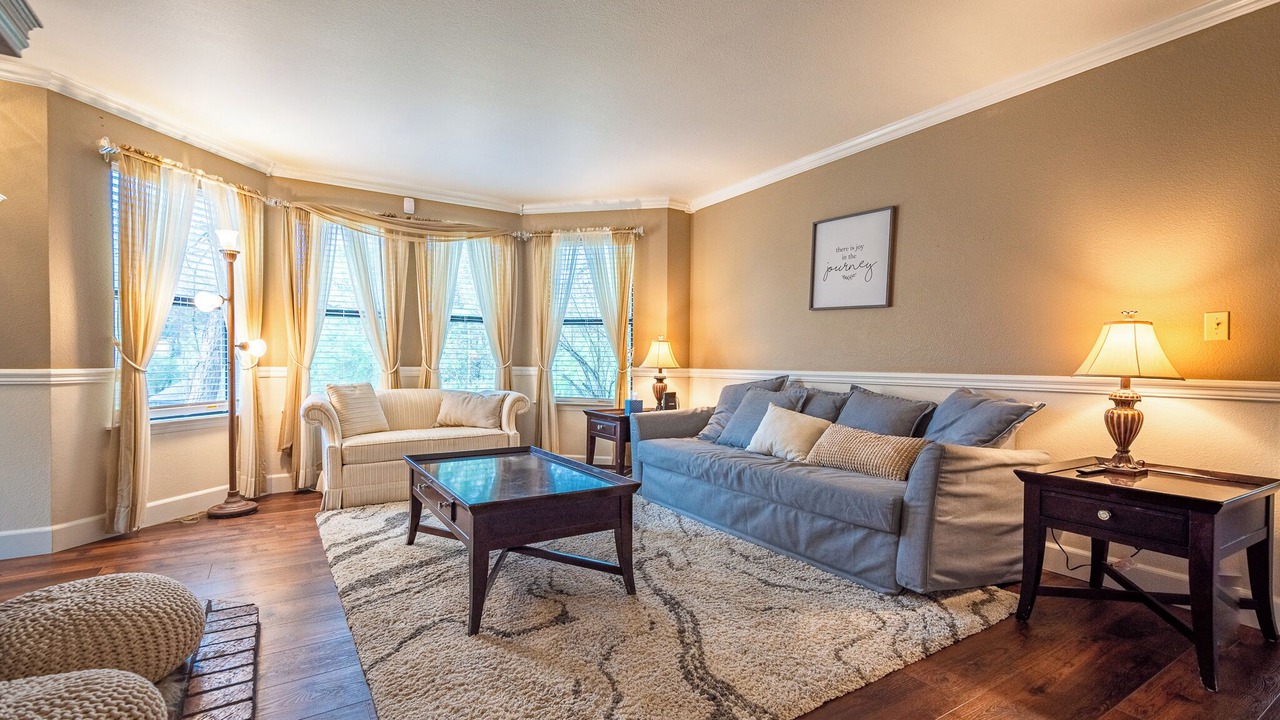 Photo of Livingroom in Oakhurst