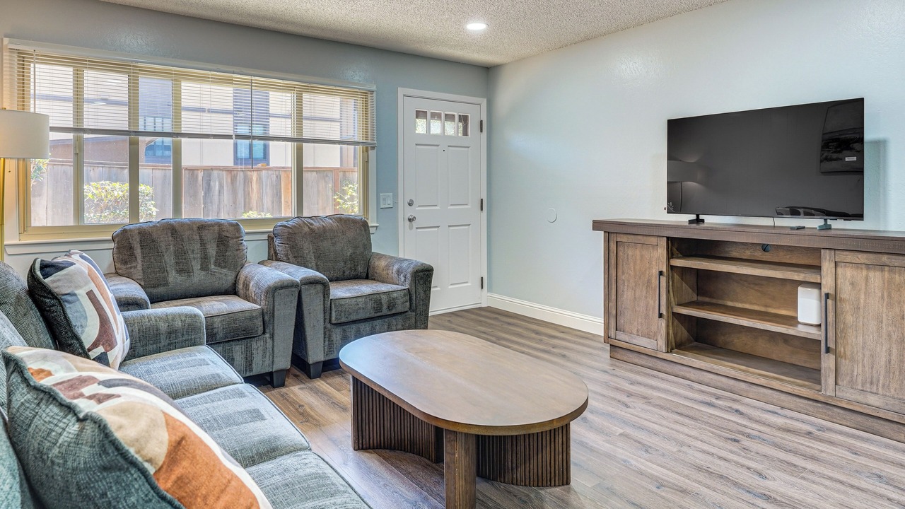 Photo of Livingroom in North Fremont Street