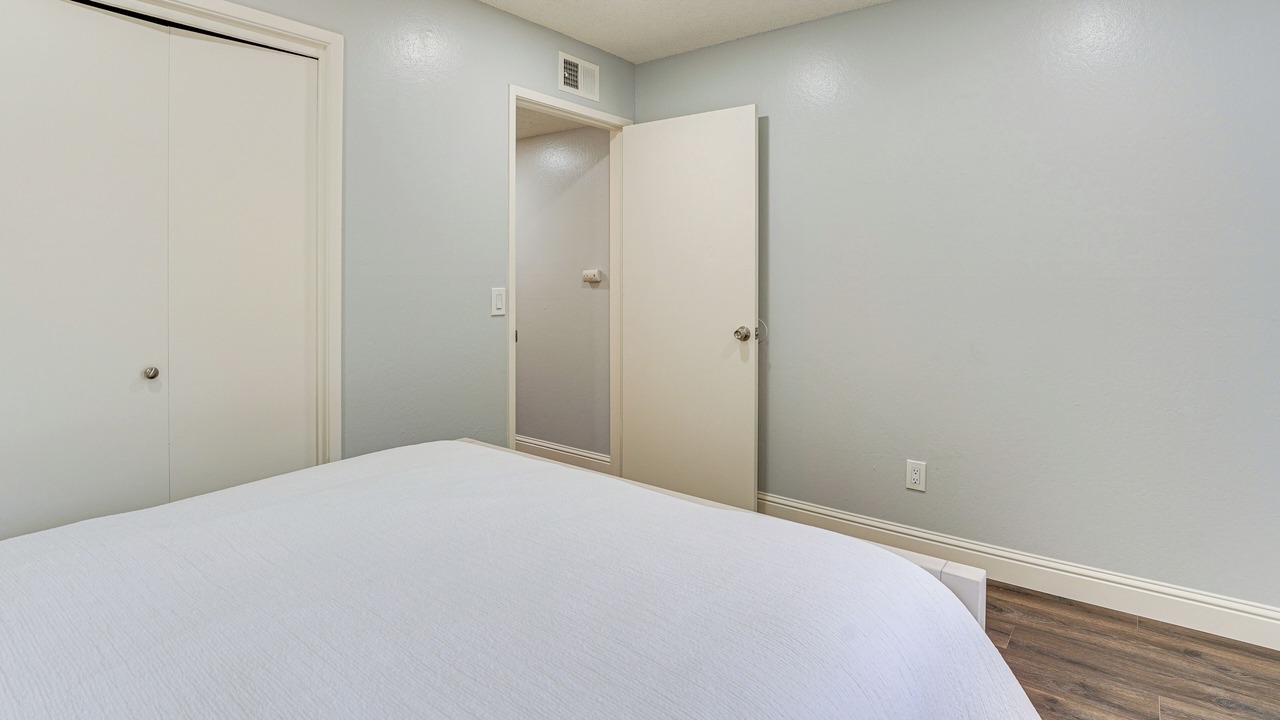 Photo of Bedroom in North Fremont Street