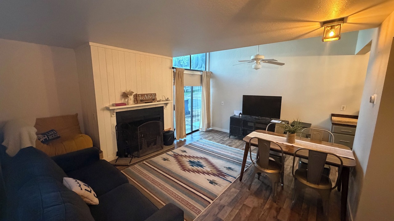 Photo of Livingroom in Oak Shores
