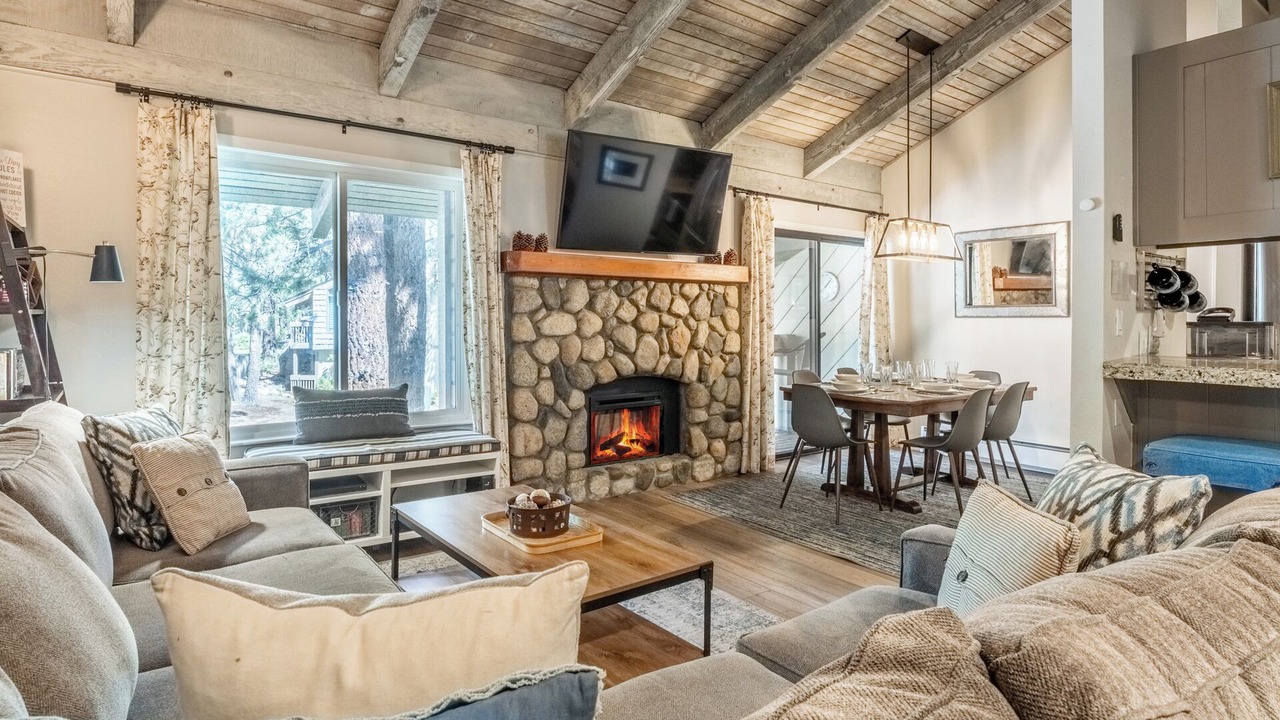 Photo of Livingroom in Mammoth Lakes