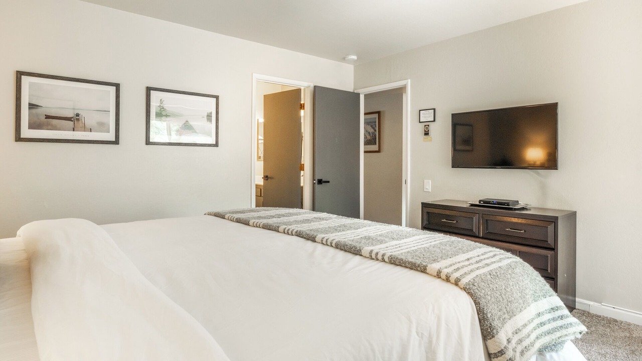 Photo of Bedroom in Mammoth Lakes