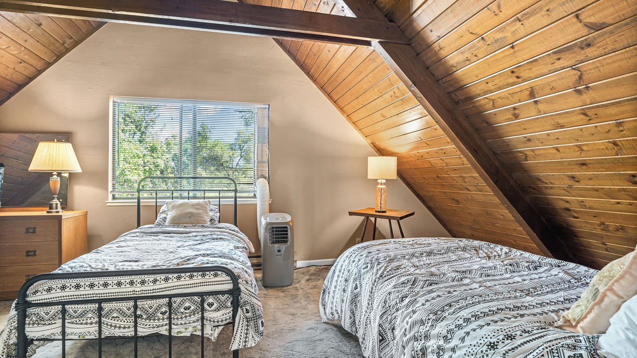 Photo of Bedroom in Groveland