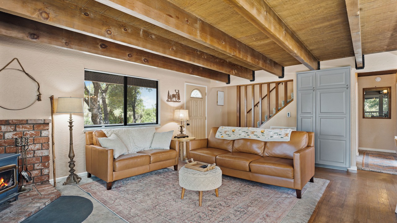 Photo of Livingroom in Groveland