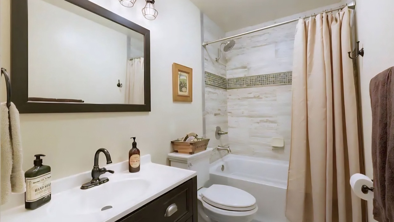 Photo of Bathroom in Templeton