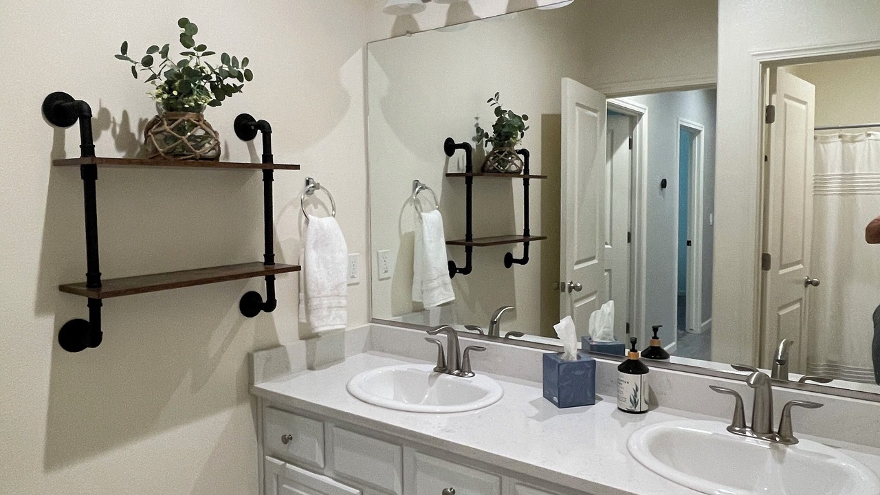 Photo of Bathroom in Clovis