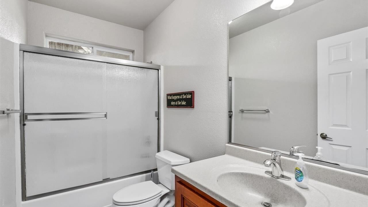 Photo of Bathroom in Groveland