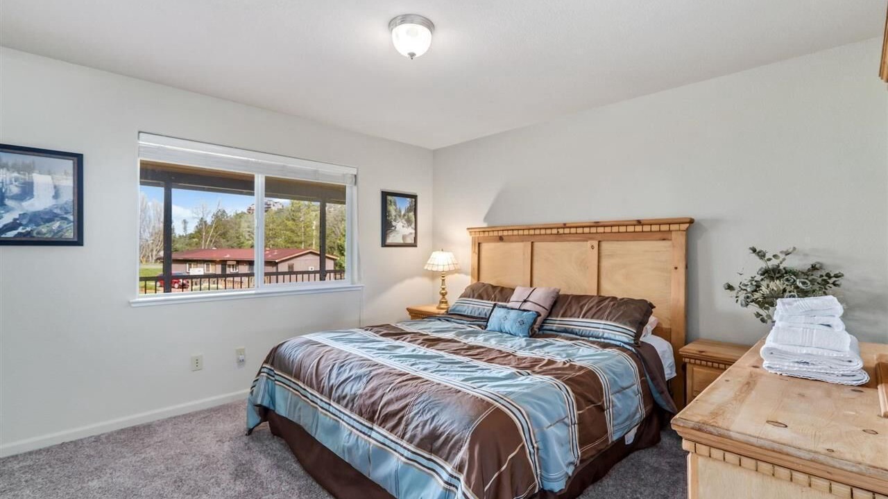 Photo of Bedroom in Groveland