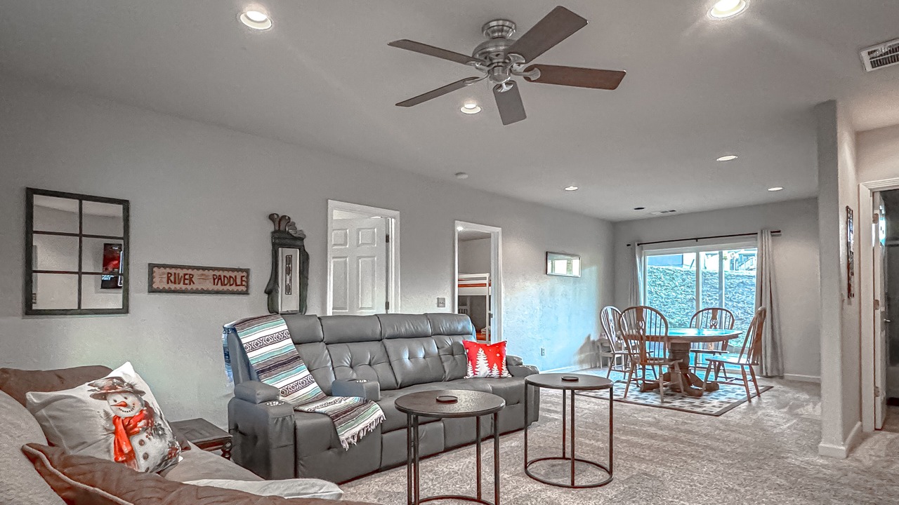 Photo of Livingroom in Groveland