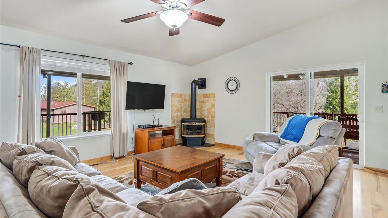Photo of Livingroom in Groveland