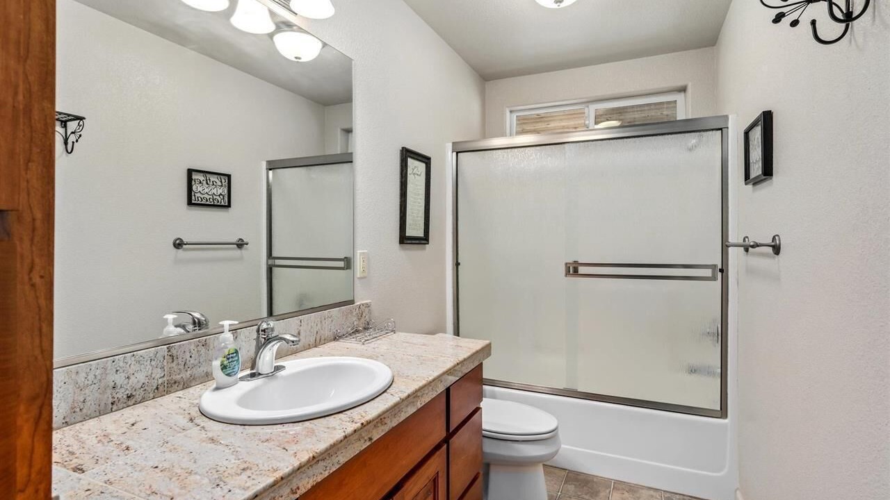 Photo of Bathroom in Groveland