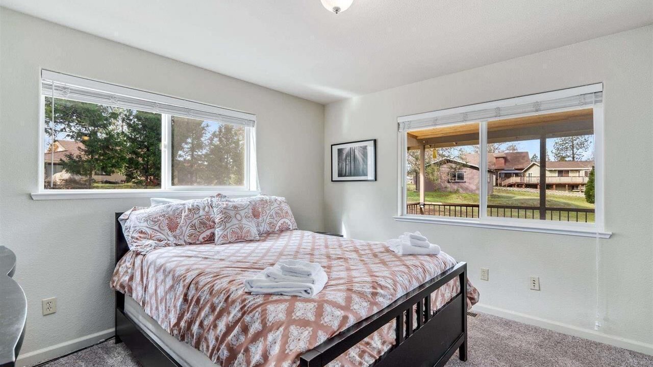 Photo of Bedroom in Groveland