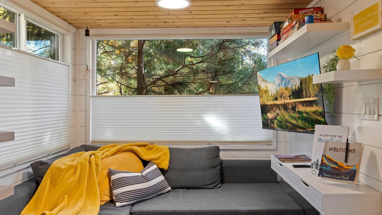Photo of Livingroom in Phoenix Lake-Cedar Ridge